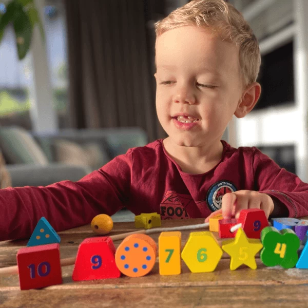 Schmetterline Houten rijgspel - Fädelino Schmetterline Houten Rijgspel - Fädelino -SpeelgoedKorting Winkel schmetterline houten rijgspel faedelino a371201 1